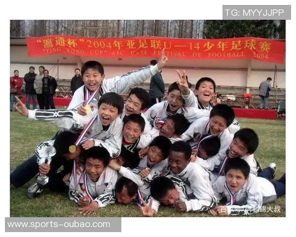 颜骏凌向范德萨请教经验交流联系方式分享成长之路