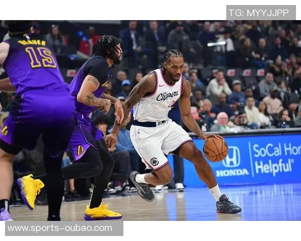 小卡本赛季抢断与罚球双双领跑联盟展现超强实力